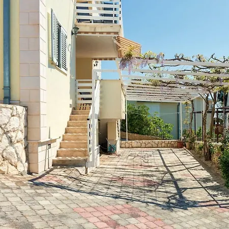 Lille Villa Trogir